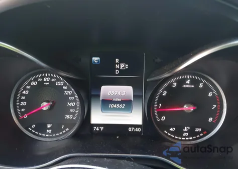 2015 Mercedes-Benz C 300 4Matic из США, поврежденный, VIN 55SWF4KB8FU016681